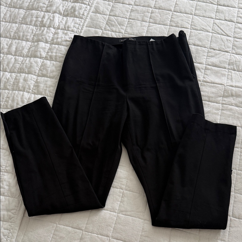 Banana Republic Women's Black Cigarette Leg Pants- zip ankle
